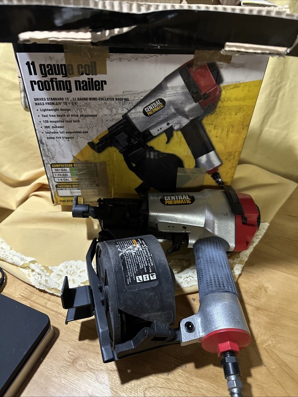 NIB Central Pneumatic Contractor Series Industrial 11 Gauge Roofing Nailer 67450
