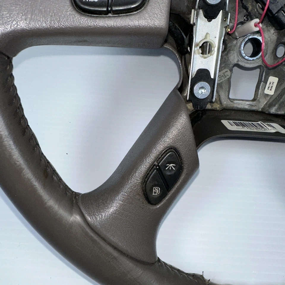 2003-2006 Escalade Cadillac Steering Wheel Leather Wood Grain 03 04 06 P15188751 - Image 3 of 4