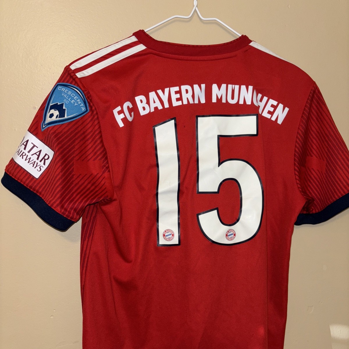 Adidas FC Bayern Munich 2018/19 Home Jersey in red Size S