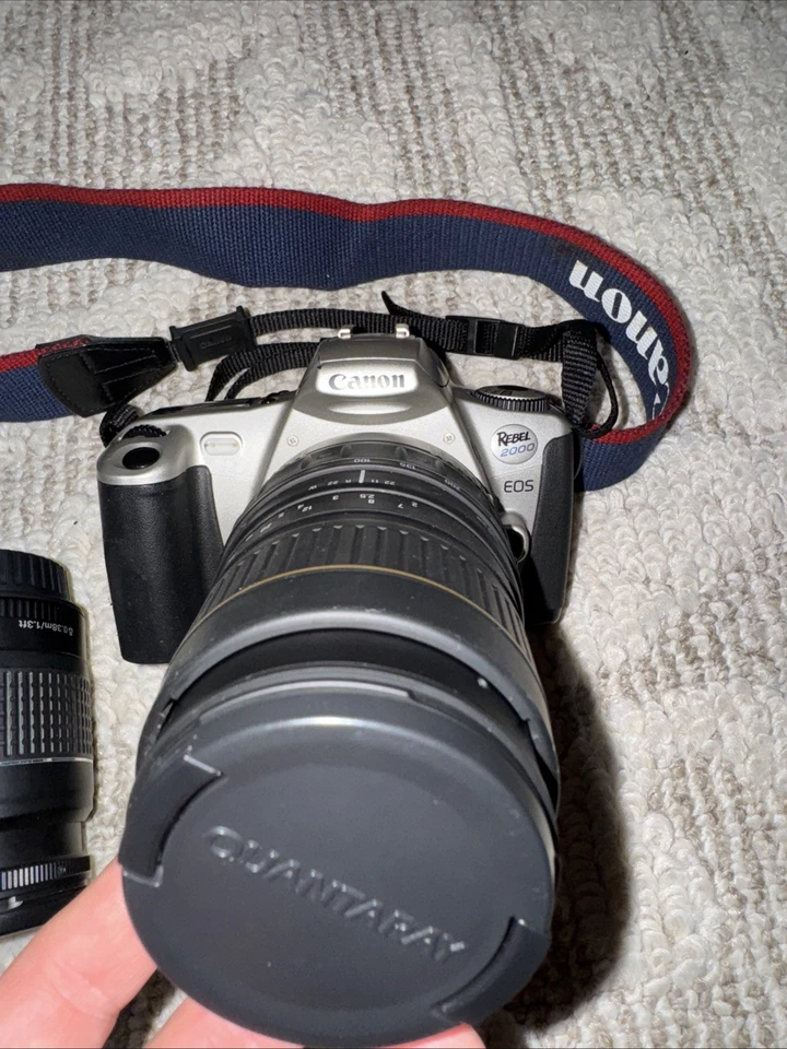 Paquete de cámara Canon Rebel 2000 Eos Foto 2 de 4
