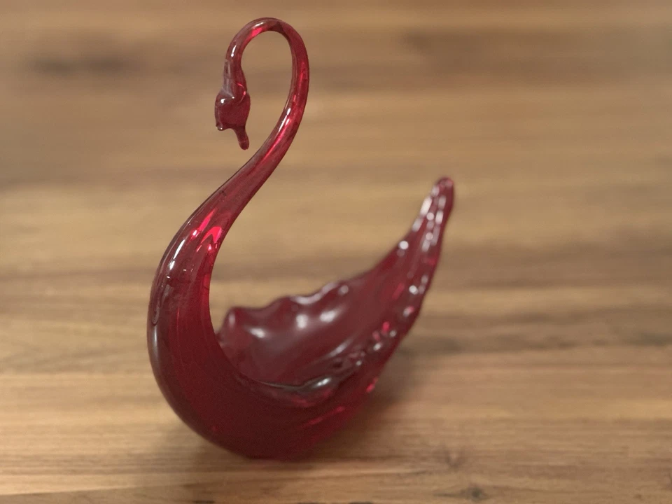 Whitefriars Ruby Art Glass Swan Bowl Ornament Vintage England Label 21cm Rare - Image 2 of 4