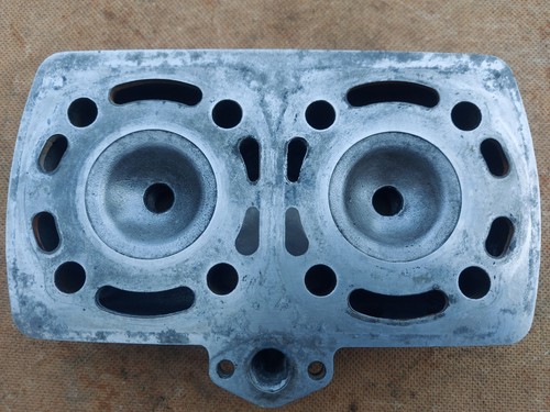 YAMAHA RD250LC 4L1 CYLINDER HEAD NO DAMAGE - Picture 4 of 6