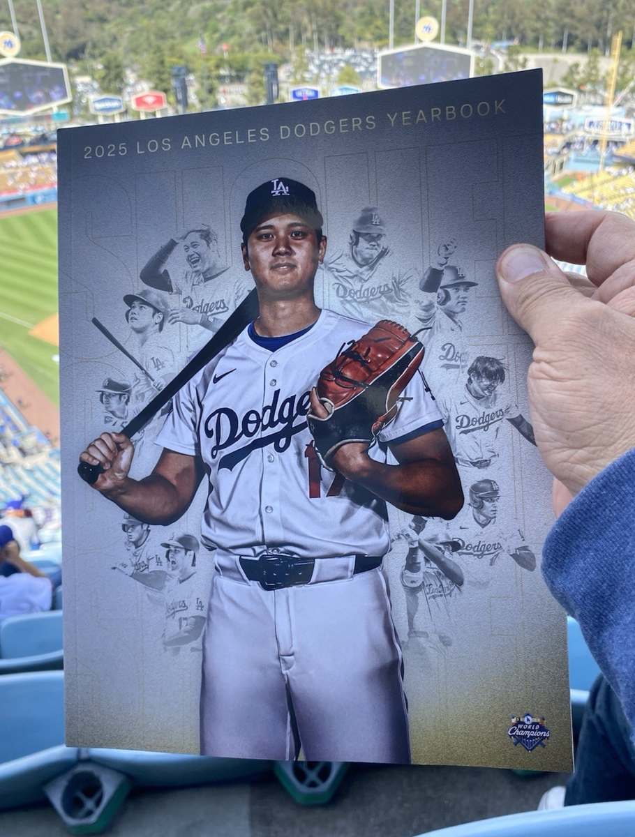 2025ロサンゼルス・ドジャース イヤーブック　YEARBOOK LAドジャーズ 2025年 イヤーブック マガジン 雑誌 MLB