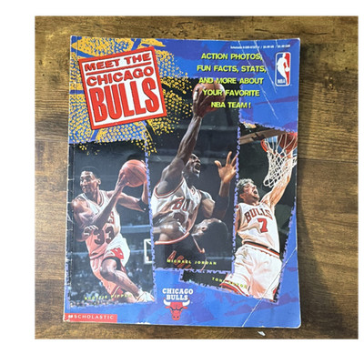 Meet the Chicago Bulls Scholastic Inc. 1990s  retro vintage Michael Jordan 