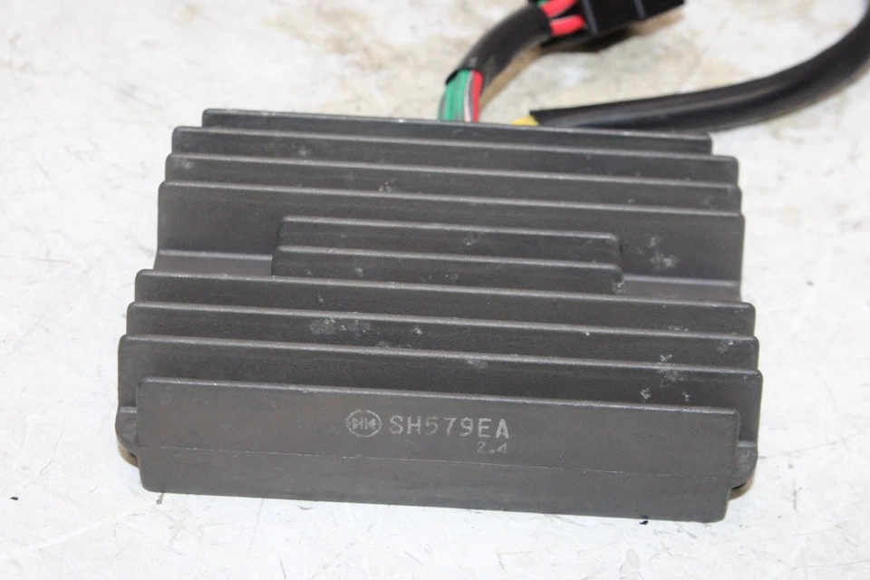 Regulador de voltaje rectificador Ducati 999 2003 OEM Foto 2 de 4