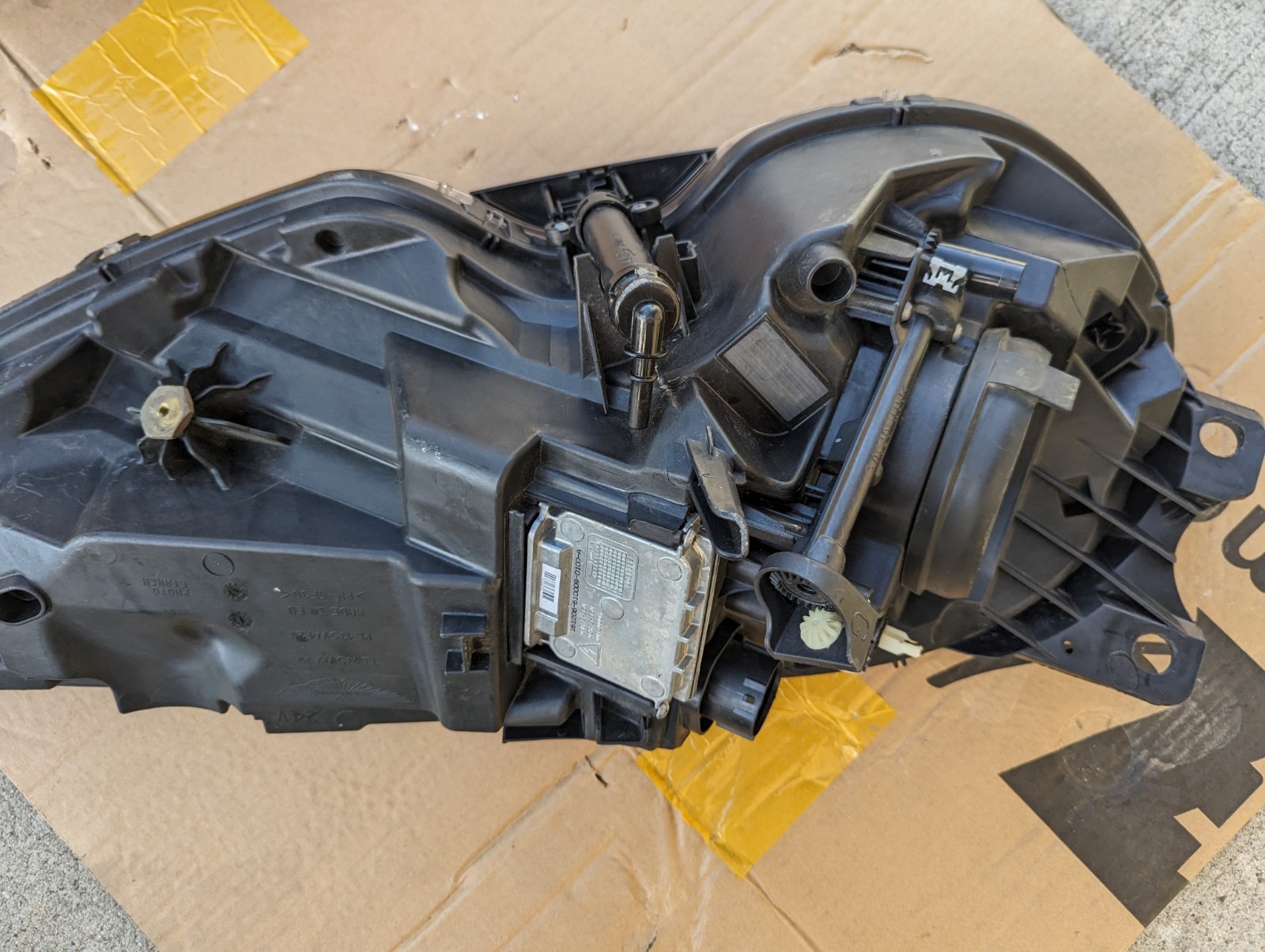 MINT!  2014-18   Aston Martin Vanquish Left Side Headlight    FD33-13W030-CB