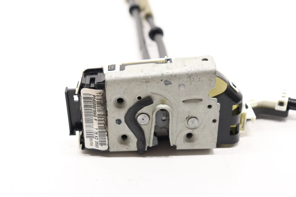 Chrysler Voyager 2020-2025 actuador de bloqueo de puerta de pasajero delantero derecho OEM Foto 2 de 4