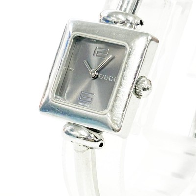 GUCCI 1900L Bangle Watch Quartz Silver Dial Ladies Vintage  display picture 3