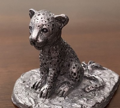 Vtg Pewter Leopard Cheetah Baby Cub Figurine Sitting Cat Spots Wild Animal USA