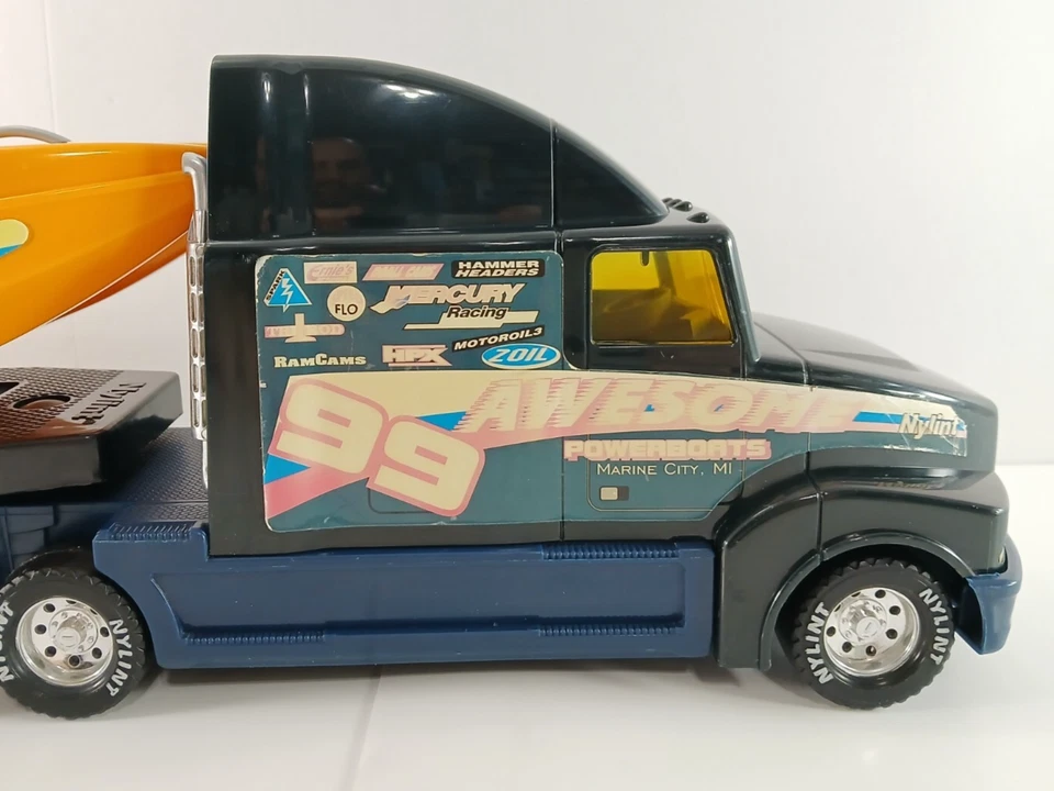 Vintage 1999 Nylint AWESOME 99 SPEEDBOAT With Semi Truck & Trailer Toy Set RARE! - Image 4 of 4