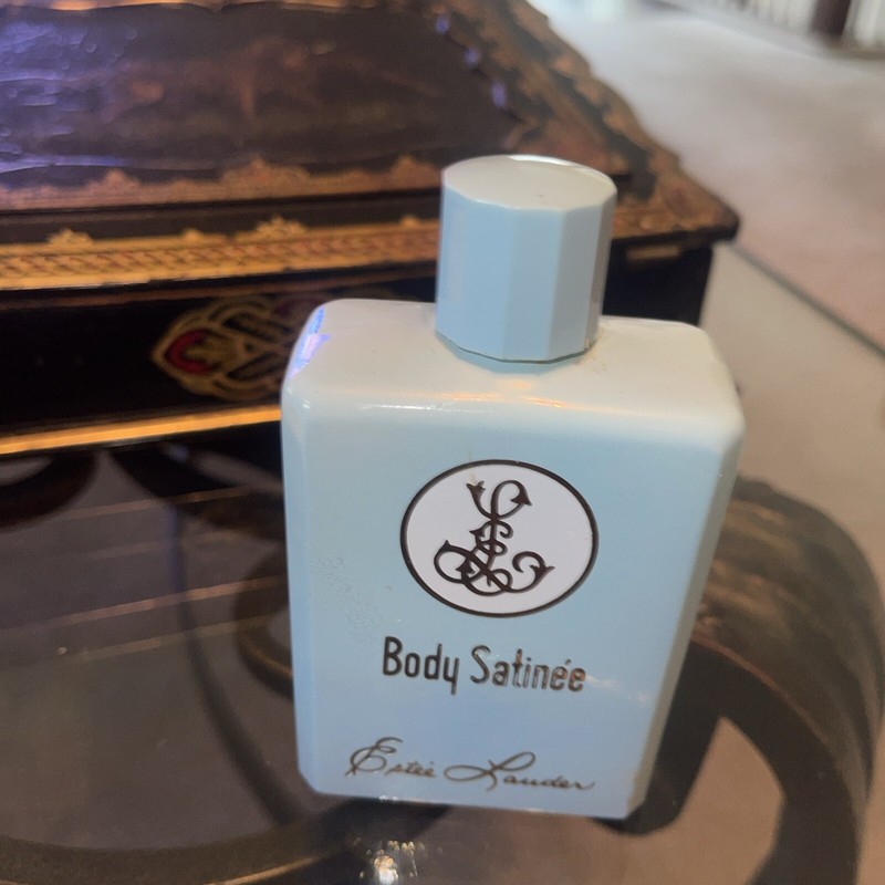 Vintage 1970’s Estée Lauder Youth Few Body Satinee Body Lotion 4 Oz Glass