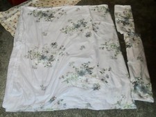 QUEEN SIZE DUVET COVER AND TWO SHAMS