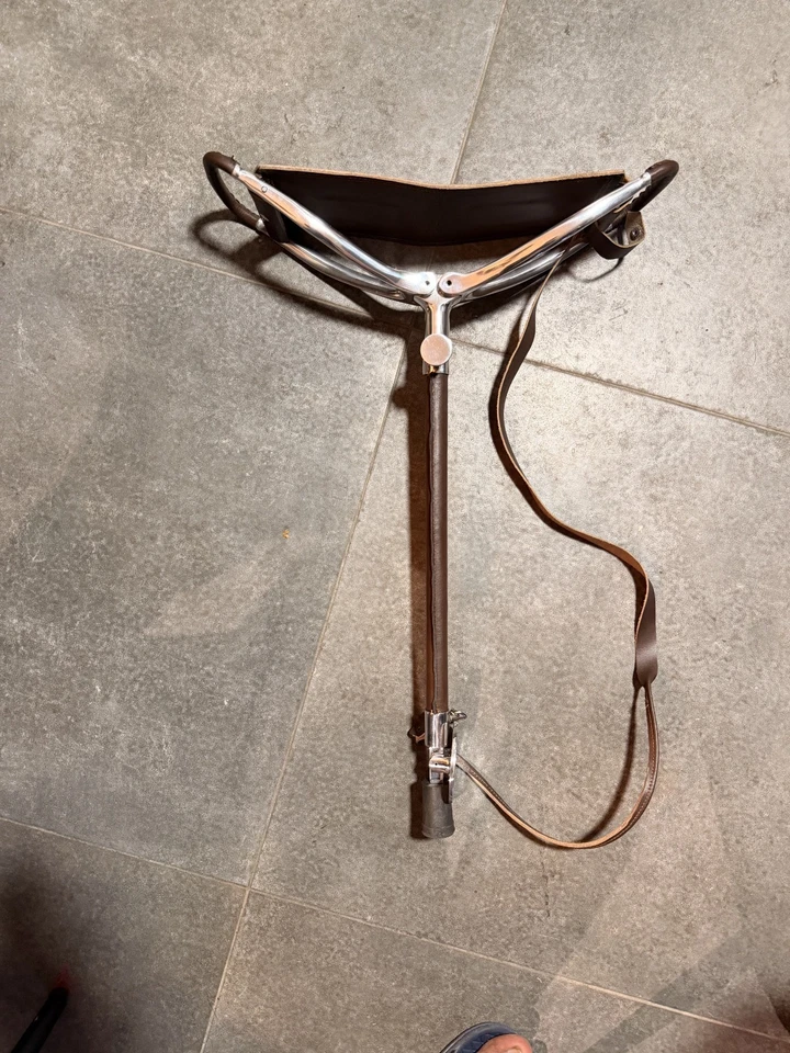 Strong Leather Folding Stool – Shooting Seat, Horse Stick Racing Chair, Outdoor - Image 4 of 4