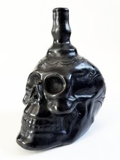 BOTELLA DE MEZCAL MÉXICO OAXACA COYOTEPEC ARTE POPULAR BARRO NEGRO CALAVERA CRANEO