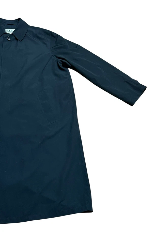 Trench coat L L Bean vintage masculino longo preto com botões tamanho XL 7134 colarinho - Imagem 4 de 4