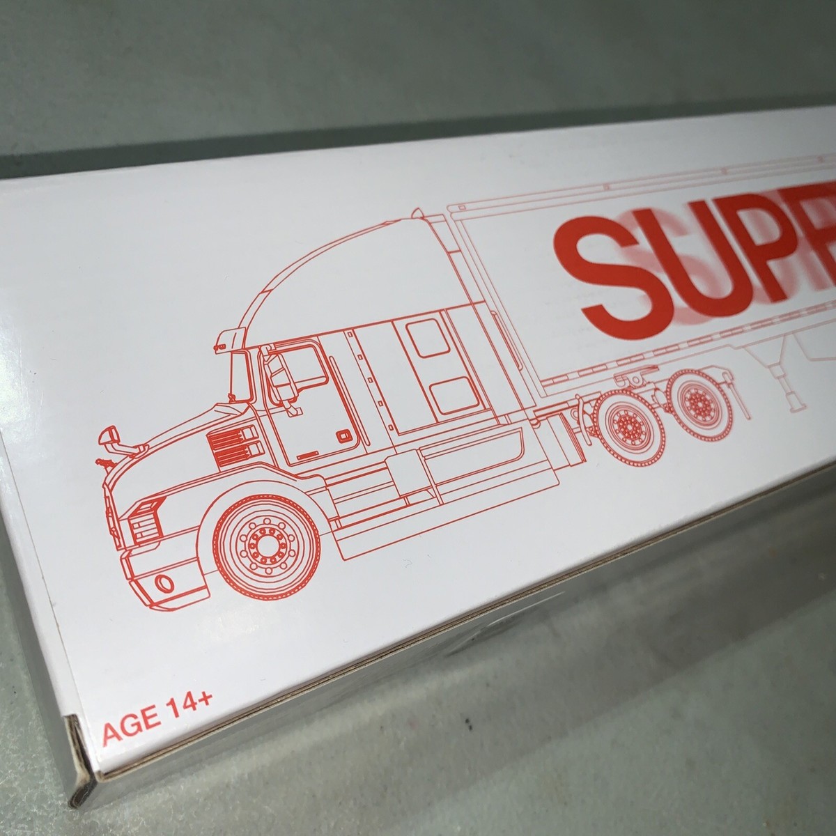 Supreme x FIRST GEAR® Semi Truck Metal - WHITE / RED New Supreme x FIRST GEAR® Semi Truck Metal - WHITE / RED New