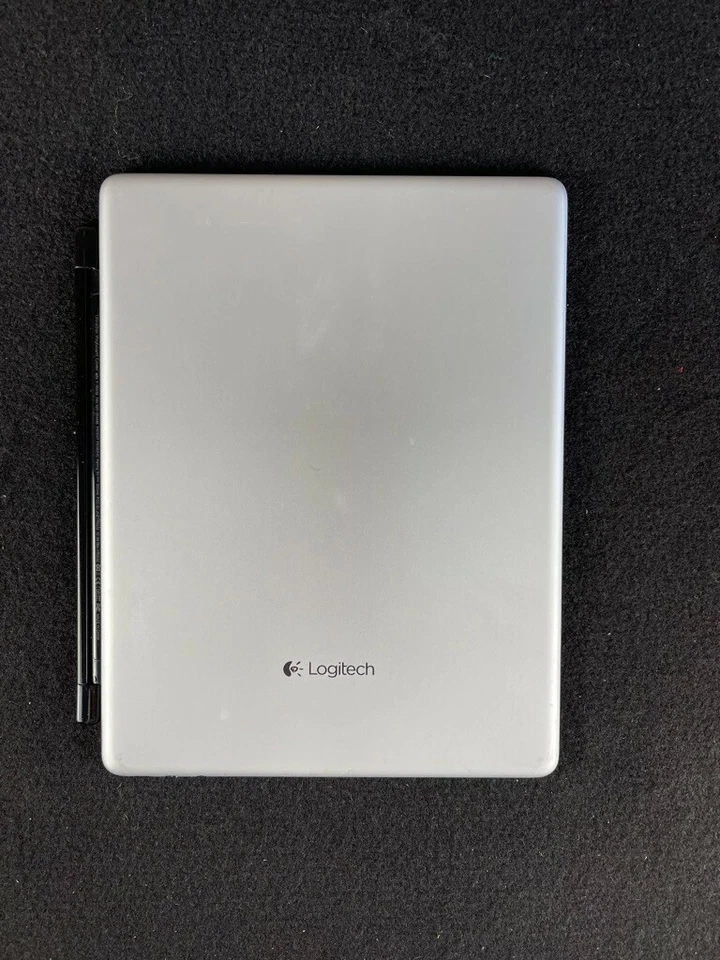 Teclado universal Logitech para Apple iPad - Grafito Foto 4 de 4