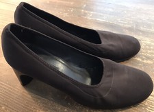 DKNY Essentials Women's Brown Round Toe Elasticized Pump Block Heel - Size 8B