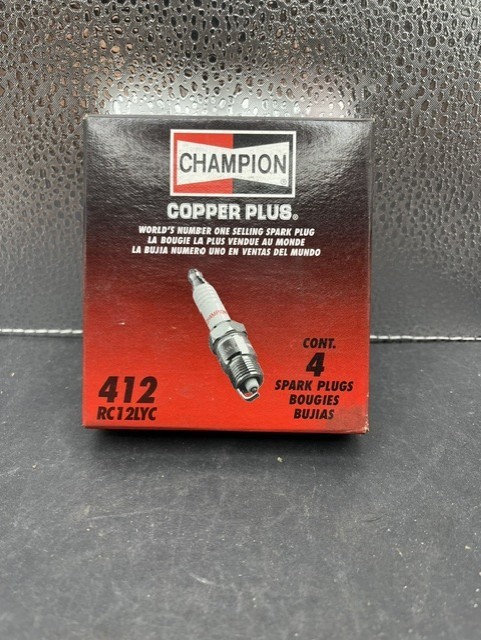 CHAMPION RC12LYC 412 spark plug copper Plus set 4 pcs NOS