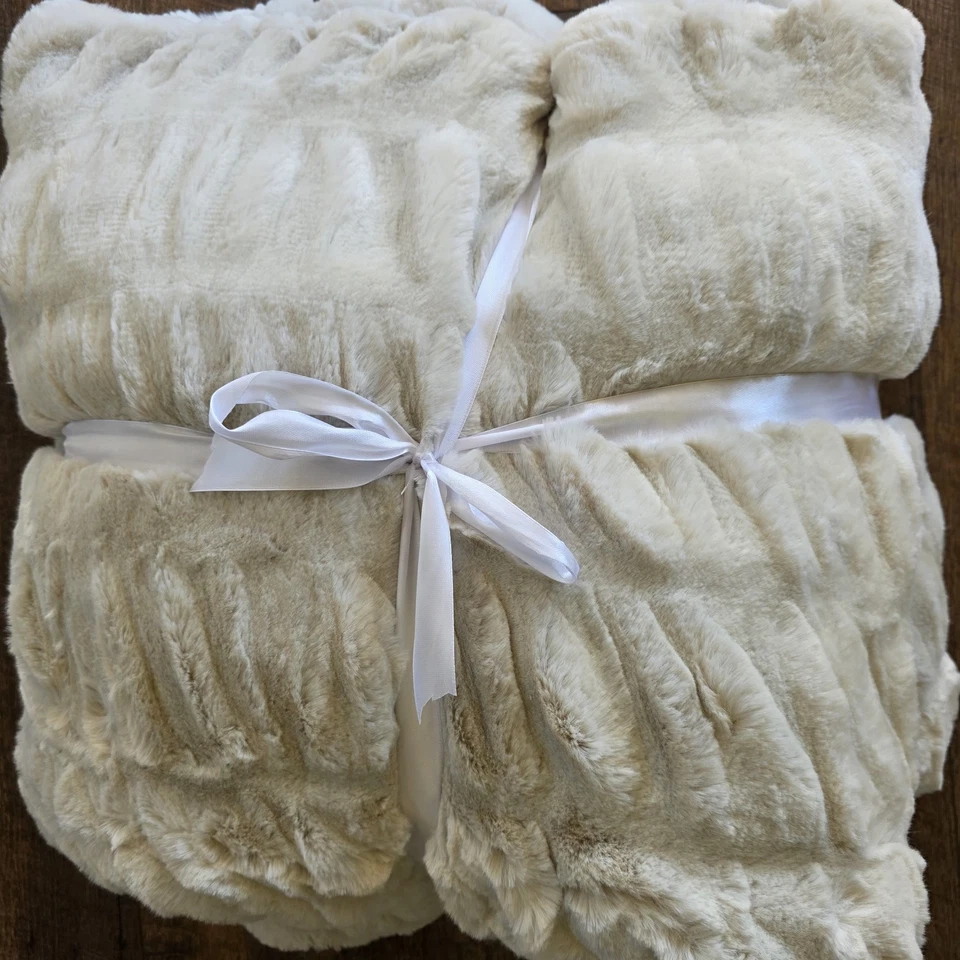 Nuevo Pottery Barn piel sintética acanalada de gran tamaño marfil 60x80 Foto 2 de 4