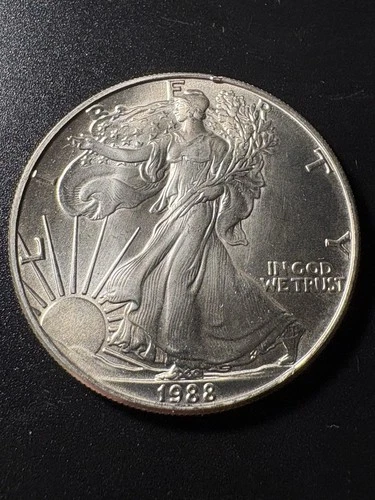 1988 American Eagle Silver Dollar / 1 oz .999 Silver / Brilliant Uncirculated