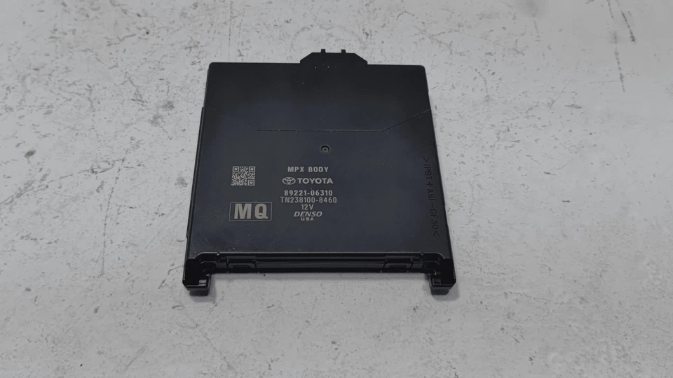 TOYOTA CAMRY MULTIPLEX NETWORK BODY CONTROL MODULE 2018-2019 OEM - Image 3 of 4