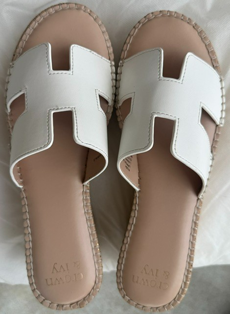 Crown & Ivy Rosa Womens 8 White H Band Cork Platform Wedge Slide Sandals Box