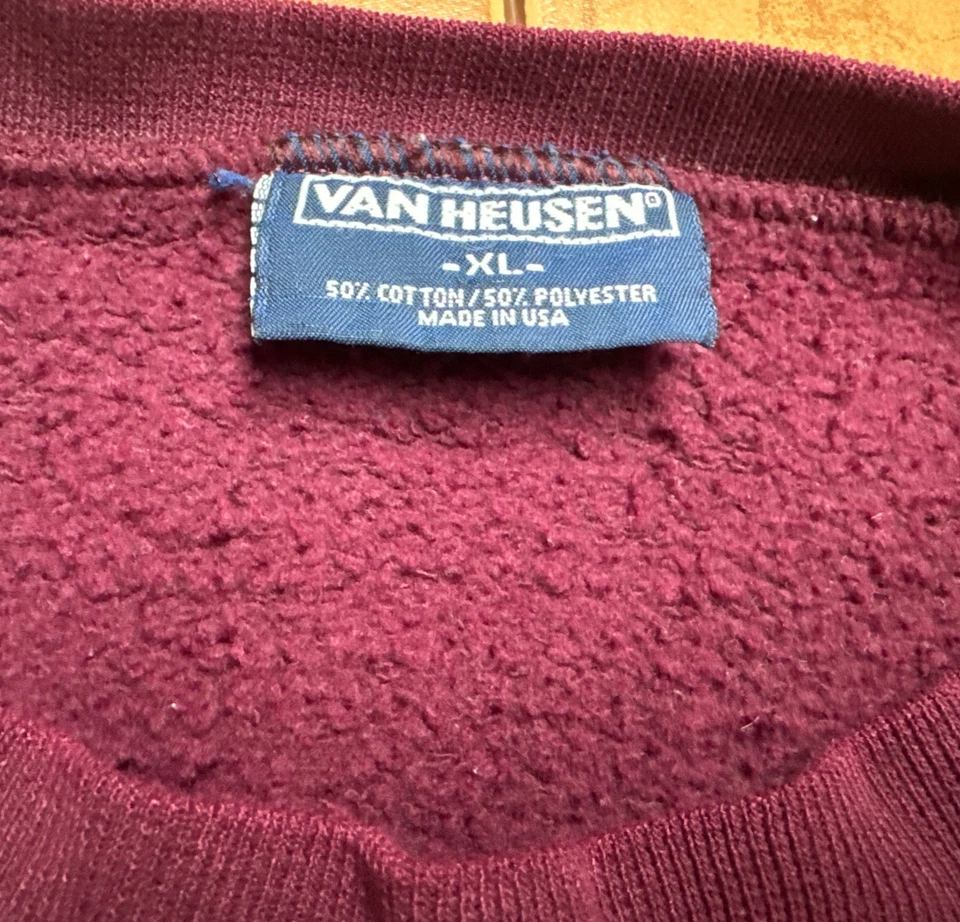 VTG Van Heusen Edinburgh Golf Sweatshirt Sz XL Red Faded Distressed USA Made - Image 3 of 4
