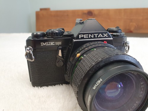 Pentax ME Super 35mm Film Manual SLR Camera w/ 35-70mm Lens - Picture 3 of 11