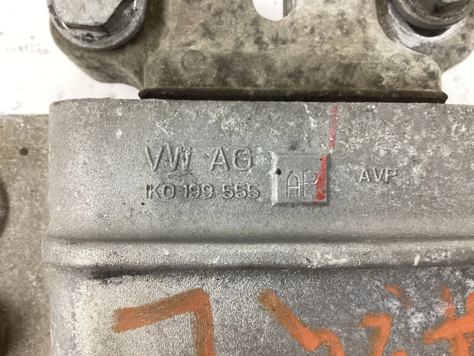 Volkswagen Beetle Jetta 2011-2018 montaje del motor 1K0199555 OEM Foto 3 de 4