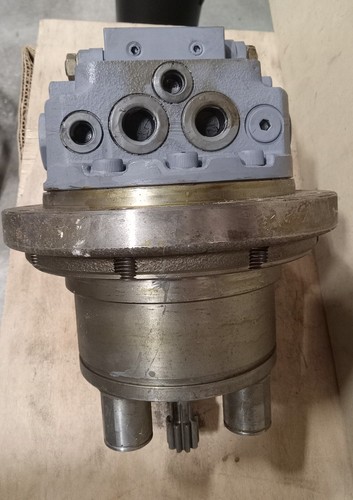 Kobelco hydraulic motor assembly PX15V01 PX15V01010F1 9 spline 7X22721 - Picture 2 of 6
