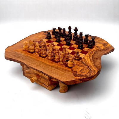 Schachbrett-Set aus Olivenholz mit Figuren und zwei Schubladen