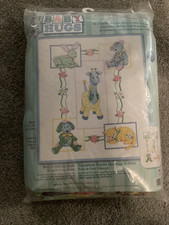 BABY HUGS Dimensions Cross Stitch 34"x43" BABY  S FRIENDS Quilt Kit 73067 - New