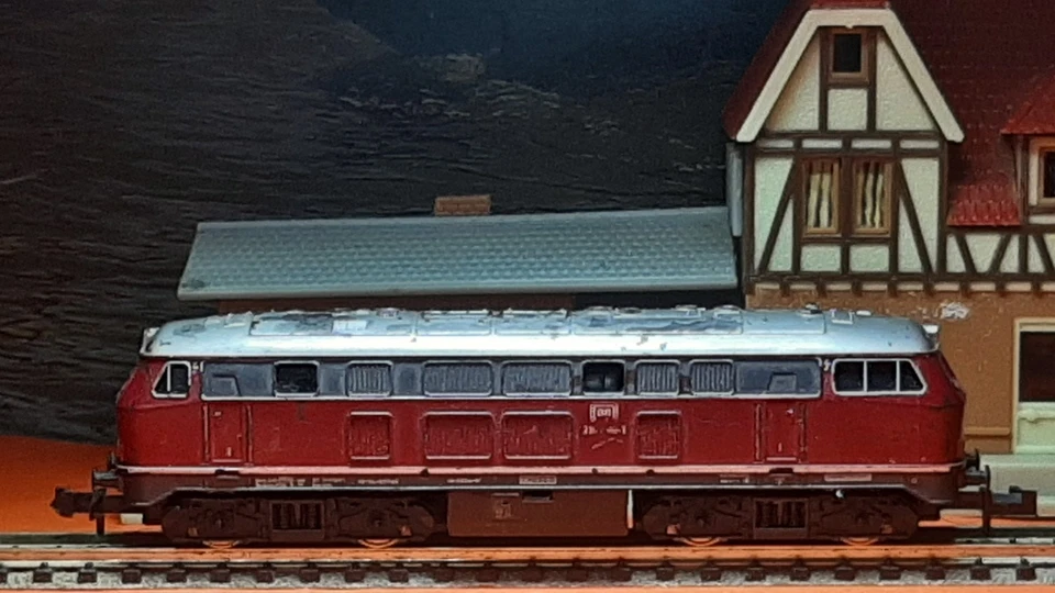 N - MINITRIX 12873 - LOCOMOTIVE DIESEL*** BR 216 090 01*** ROUGE et GRIS - Photo 1/4