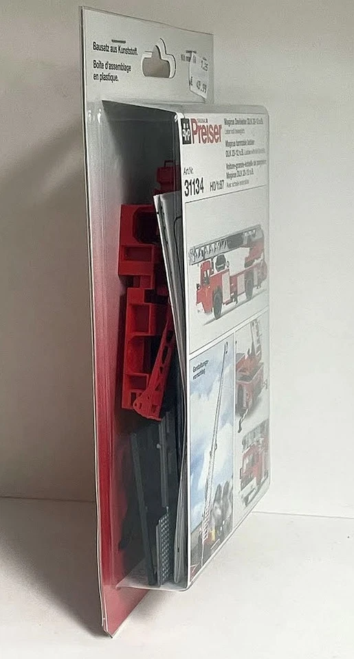 Preiser 1/87 (H0): 31134 Magirus Drehleiter DLK 23-12 n.B. "BF München" - Bild 4 von 4