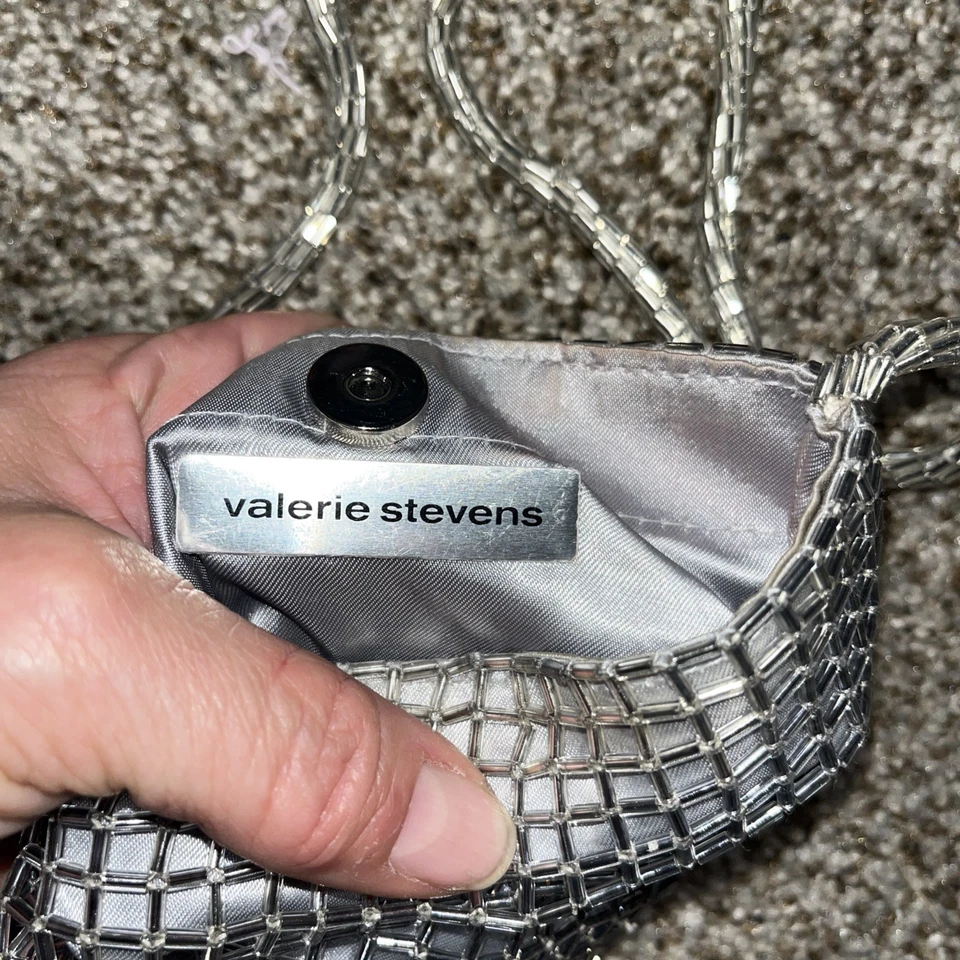 复古 Valerie Steven’s 银色方形串珠单肩包 — 第 3/4 张图片