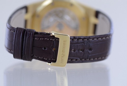 Audemars Piguet Uhr Royal Oak Automatic Date 18K Gelbgold 39mm 15300 white Dial - Bild 14 von 16