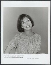 MARY TYLER MOORE in Just Between Friends '86 BIG SMILE