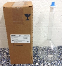 Pyrex 1000 mL Volumetric Flask, Class A, HDPE Stopper #2, 5642-1L, New