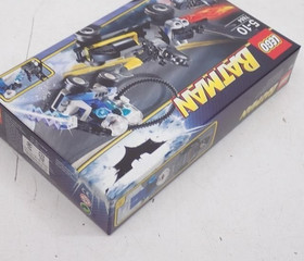 LEGO Batman Batman's Buggy: The Escape of Mr. Freeze 7884 In 2008 New Retired