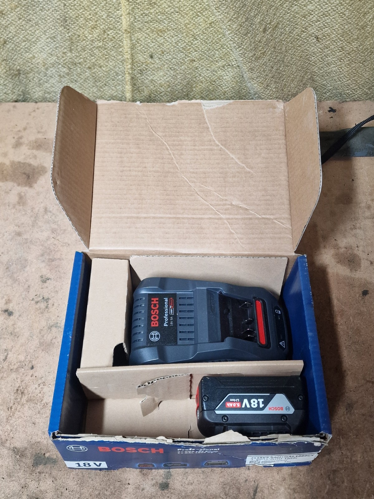 Bosch Professional 18V 5.0Ah Battery & GAL 1880 CV Fast Charger New Open Box