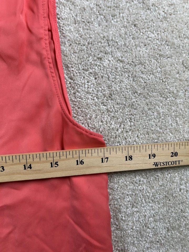 Blusa Chelsea 28 para mujer pequeña coral sin mangas drapeada sobrepelliz ligera Foto 2 de 4