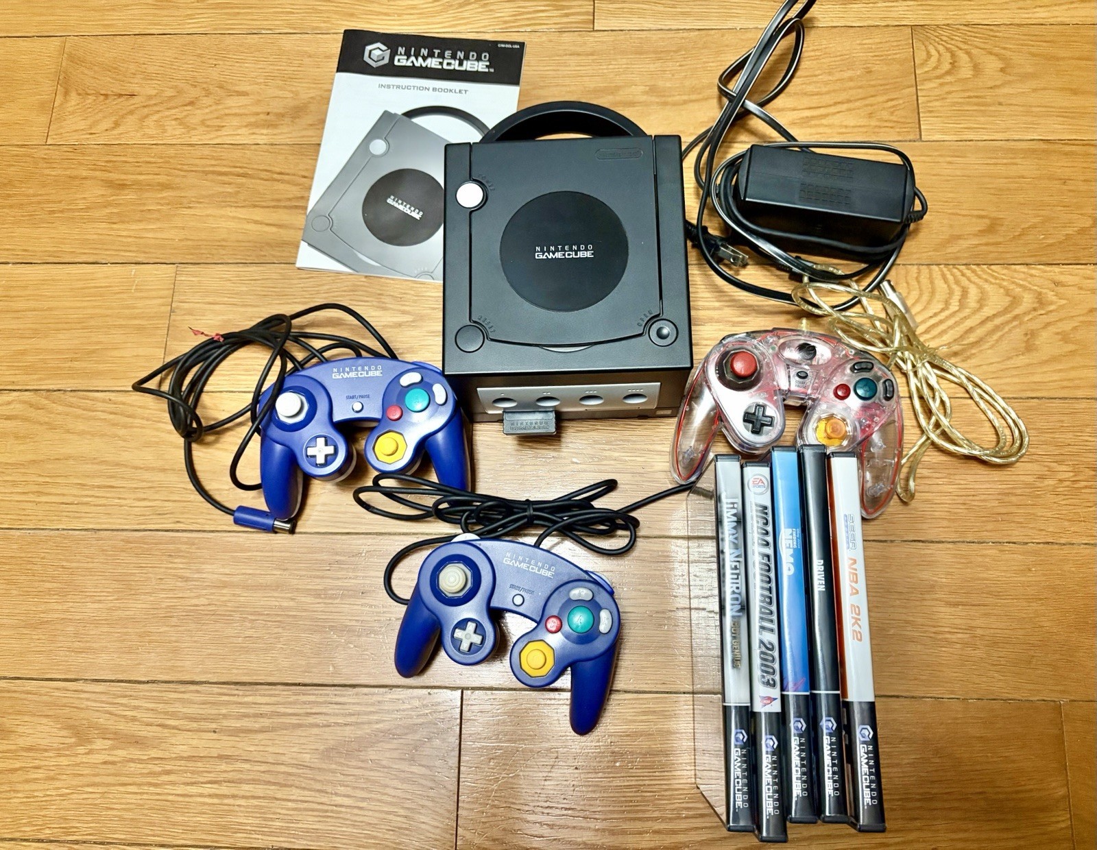 Black Nintendo GameCube Console + Games+ 3 Controllers+ Wires