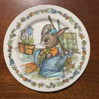 Vintage Oneida Deluxe 7.5  Peter Rabbit Child Plate Bunny Easter Cute EUC