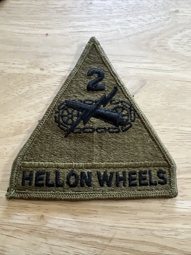 Authentic 1990s US Army 2nd Armored Division Hell On Wheels Patch - Picture 2 of 7