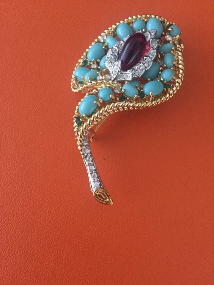 Broche Kenneth Jay Lane KJL imitación turquesa Foto 4 de 4