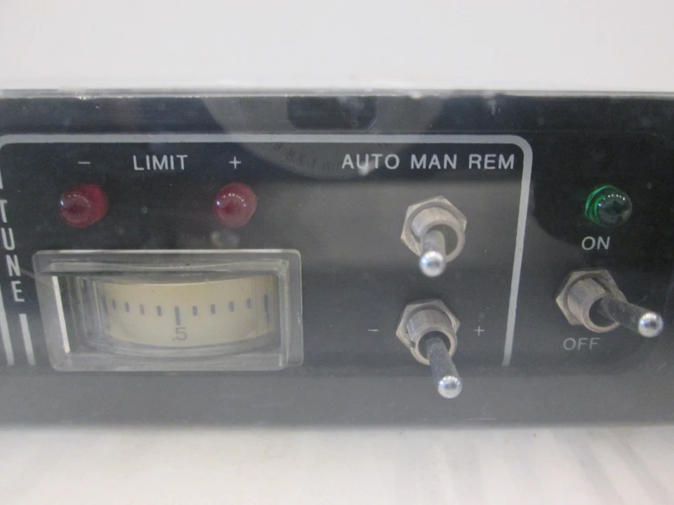 Controlador AE Advanced Energy, 3150302-000, usado Foto 4 de 4