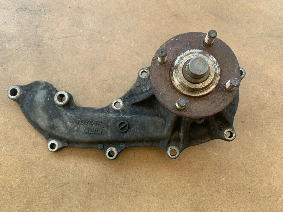  Bomba de agua Toyota 4Runner/Tacoma 1996-2000 2,7 L OEM 16100-79445 Foto 2 de 4