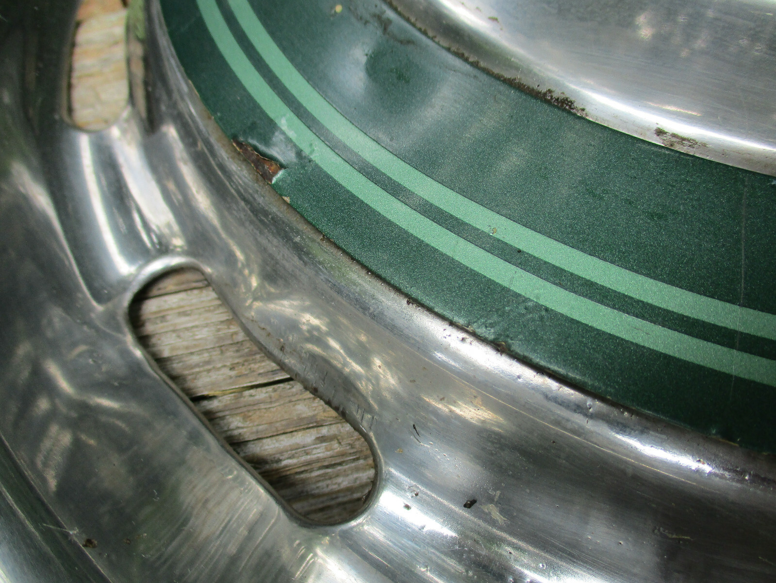 (Only One) Vintage Rolls Royce Hub Cap Green Stripe 10 Slots 16 1/2" wide