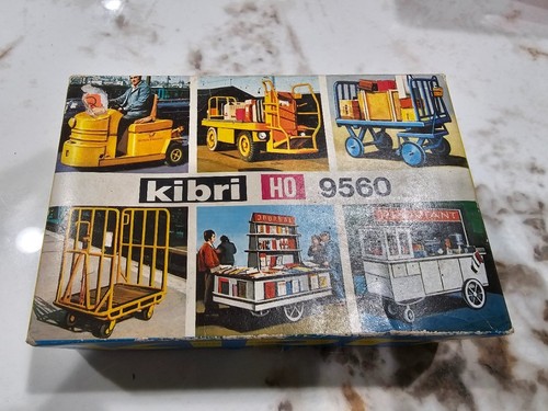 Kit de construcción Kibri B-9560 HO con carros de equipaje de estación y remolques - ¡NUEVO EN CAJA! | Condition: New
